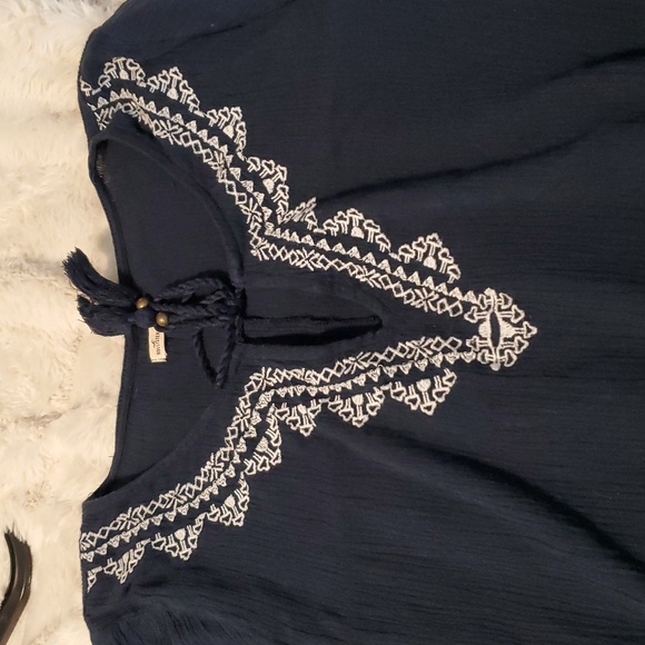 Hollister Navy Boho Top With Embroidery M - Picture 4 of 10